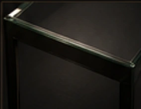 Hand-finished glass detail